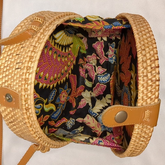 Round Rattan Bag - Picture 10 of 13